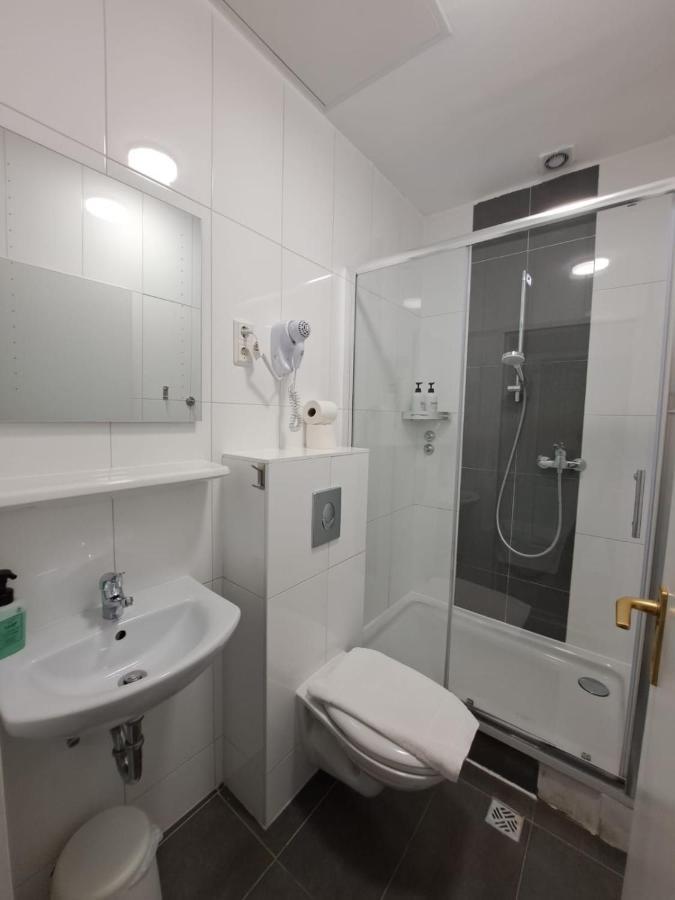 Hotel Tempelhof - City-Messe-Arena Cologne Extérieur photo